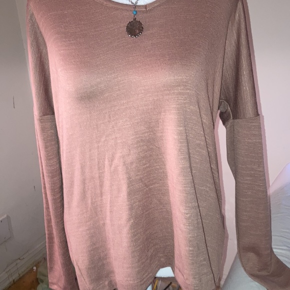 Gorgeous dusky mauve Tahari longsleeved shirt one - Picture 2 of 9